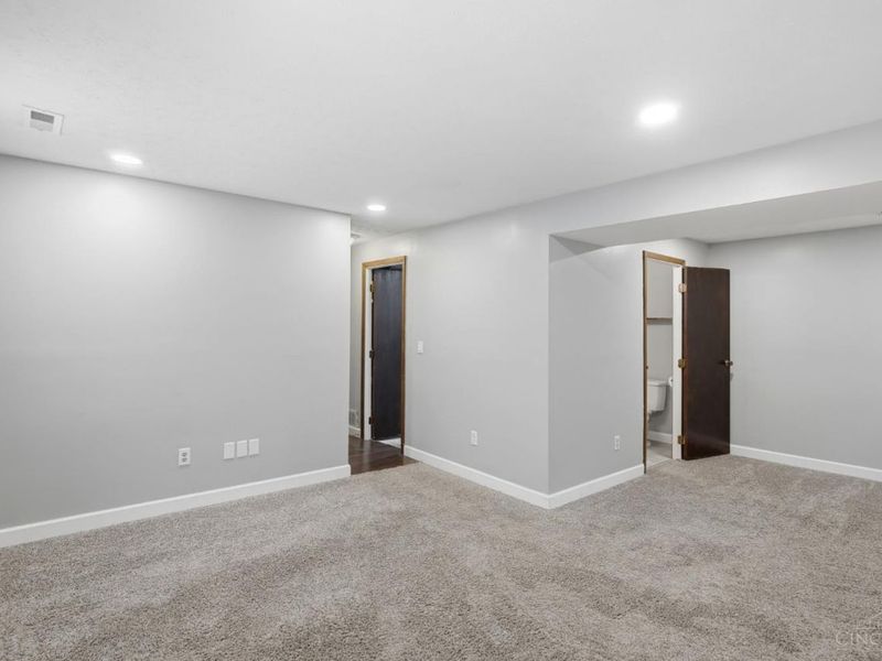 2148 Julie Terrace, Reading, OH 45215 Photo 27