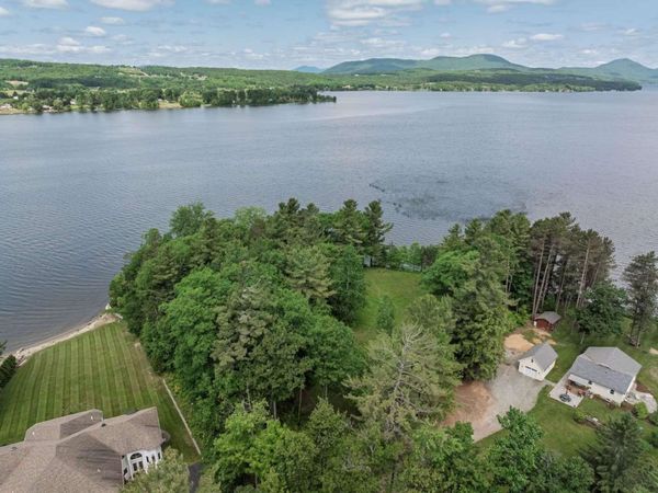 1413 Bluff Road, Newport Town, VT 05855