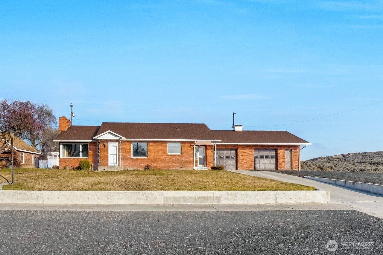 319 E 3rd Street, Lind, WA 99341 Main Photo