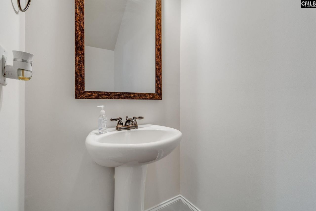 12 Hillfoots Court Photo 12