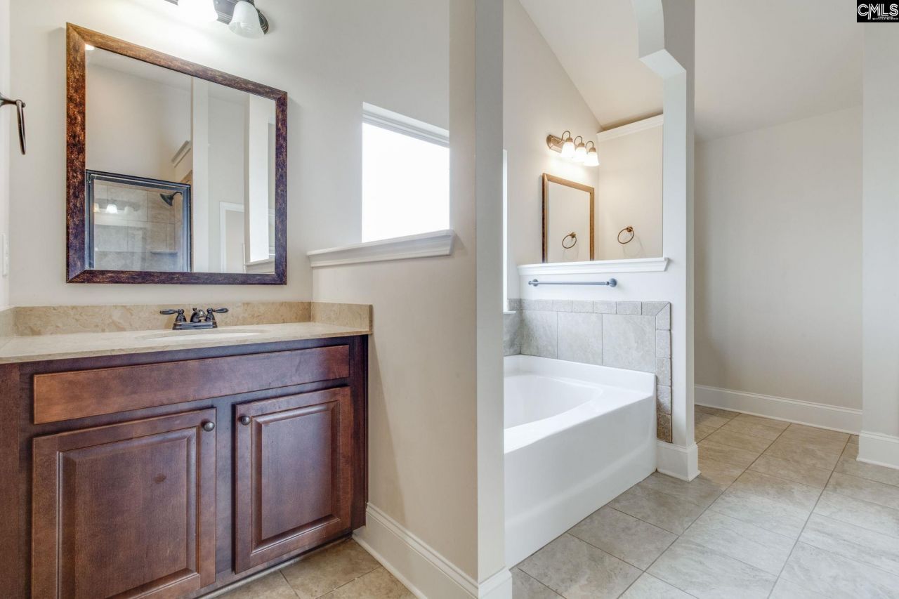 12 Hillfoots Court Photo 15