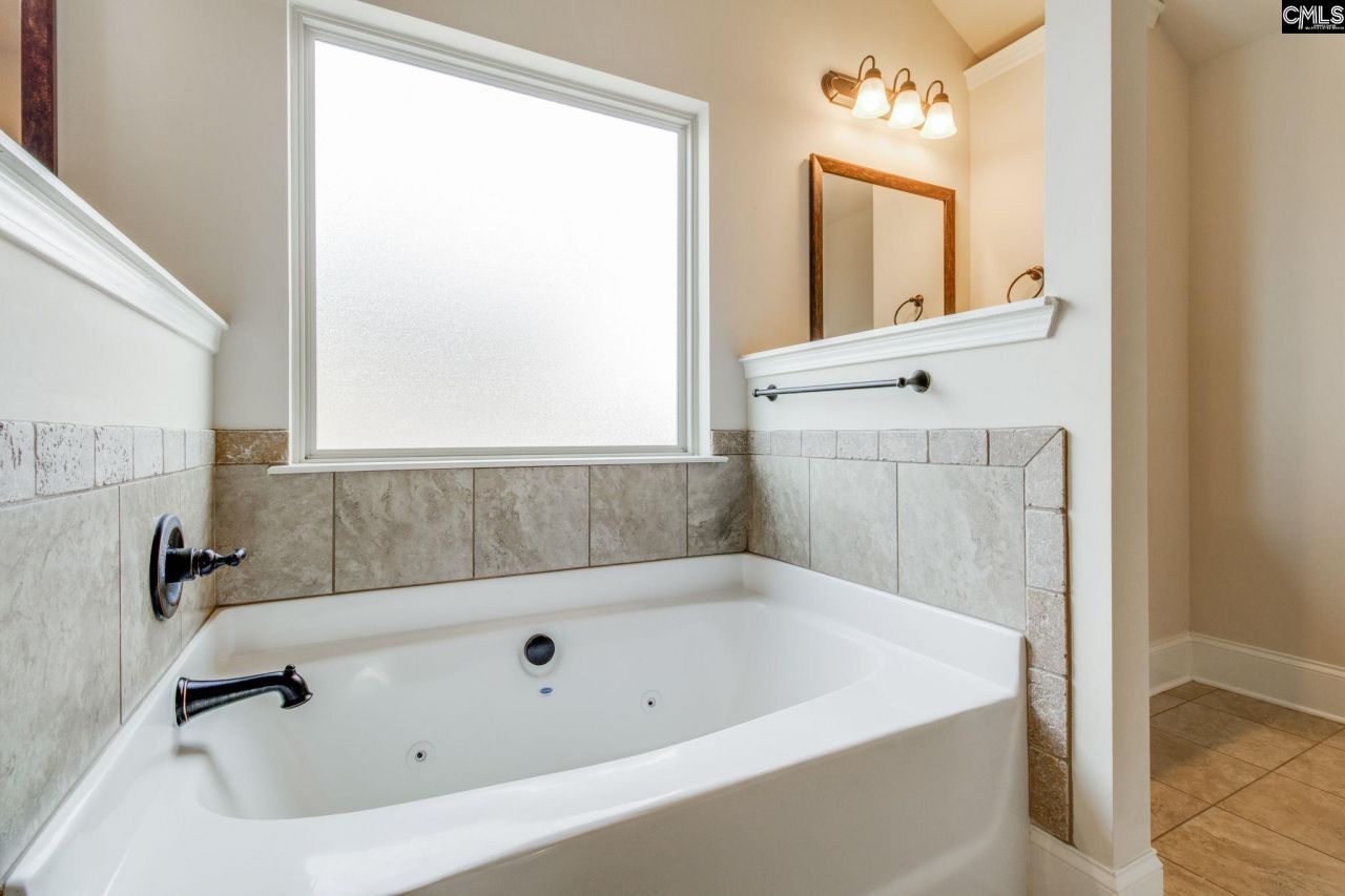 12 Hillfoots Court Photo 17