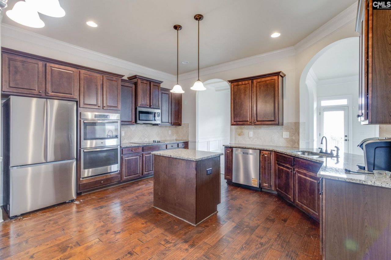 12 Hillfoots Court Photo 7