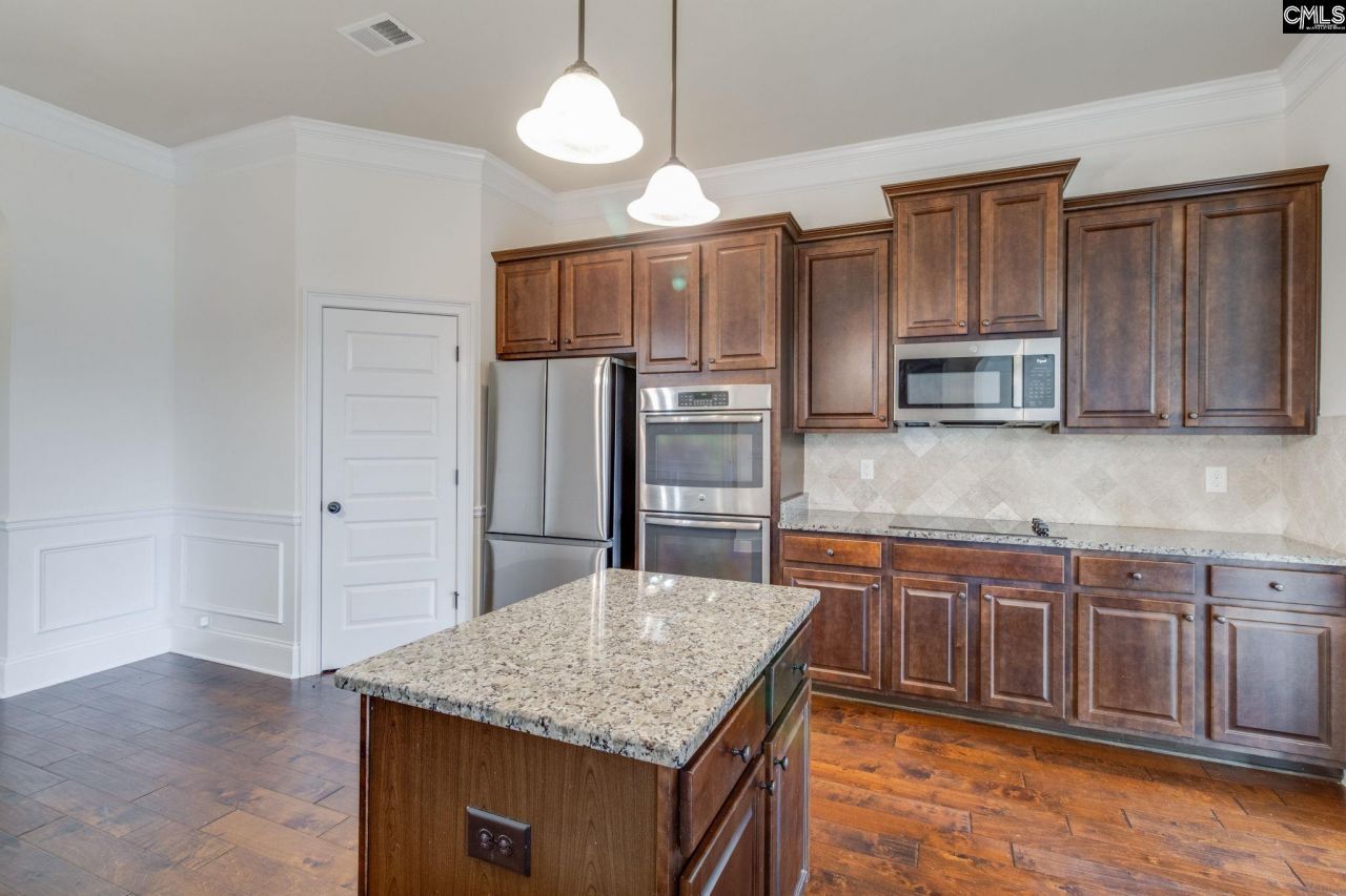 12 Hillfoots Court Photo 8