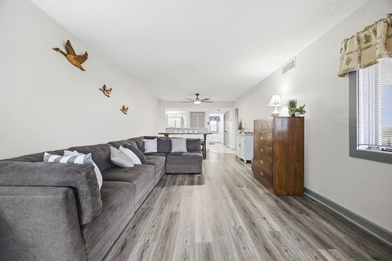 100 Lands End Blvd. Photo 25