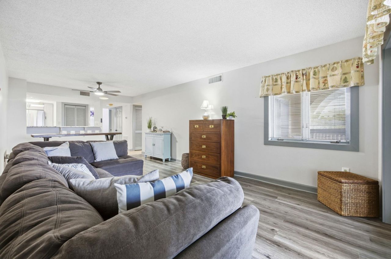 100 Lands End Blvd. Photo 26