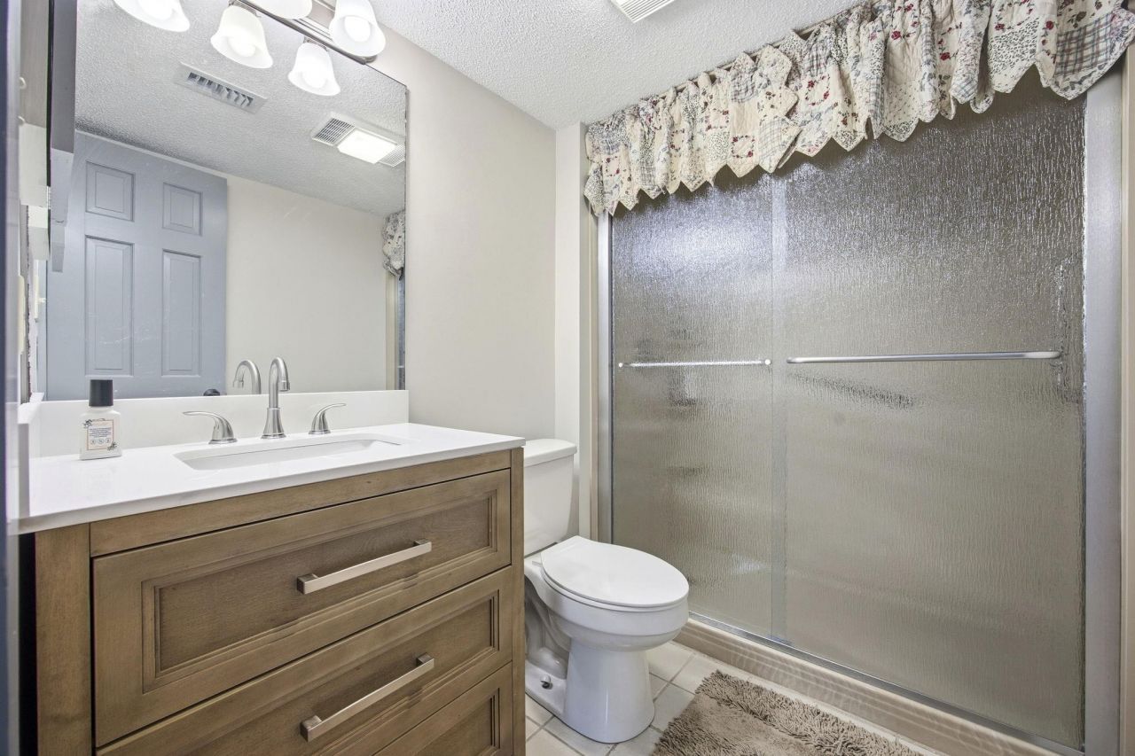 100 Lands End Blvd. Photo 29