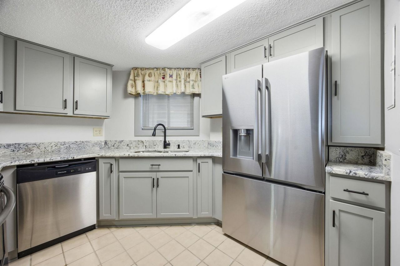 100 Lands End Blvd. Photo 32