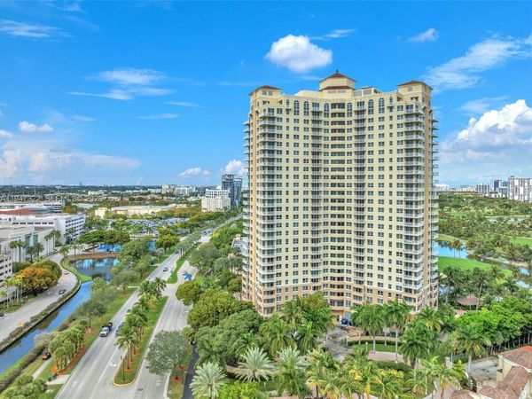 19501 W Country Club Dr, Unit 505, Aventura, FL 33180