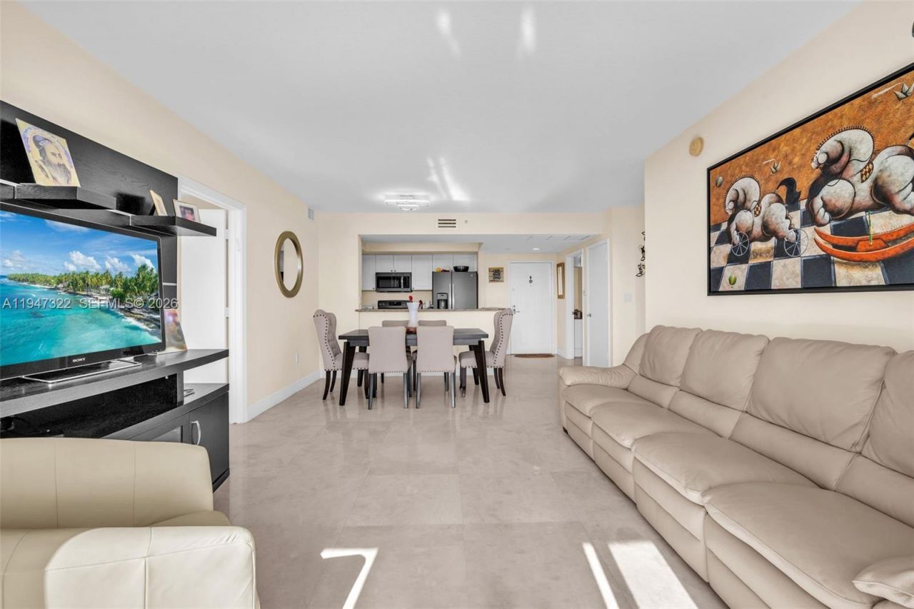 19501 W Country Club Dr, Unit 505, Aventura, FL 33180 Photo