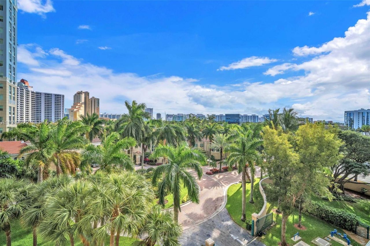 19501 W Country Club Dr, Unit 505, Aventura, FL 33180 Photo