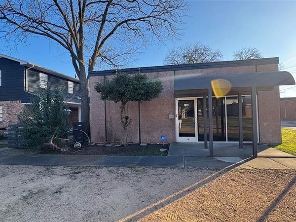 112 Wes Jespersen Way , Duncanville, TX 75116