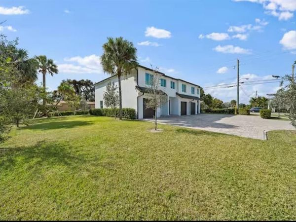 1559 W 26th Ct, Riviera Beach, FL 33404