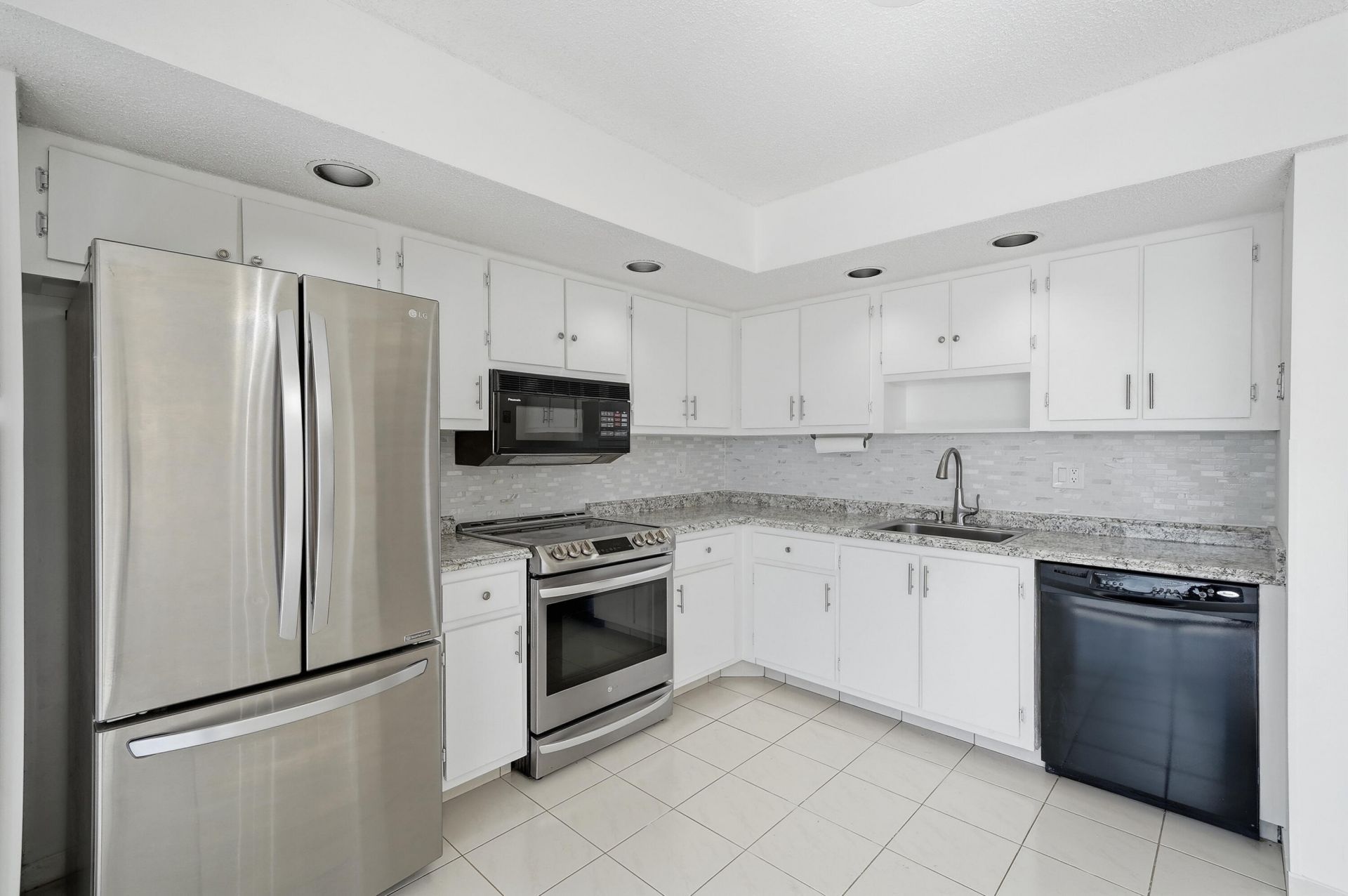 5130 Las Verdes Circle, Unit 307, Delray Beach, FL 33484 Photo
