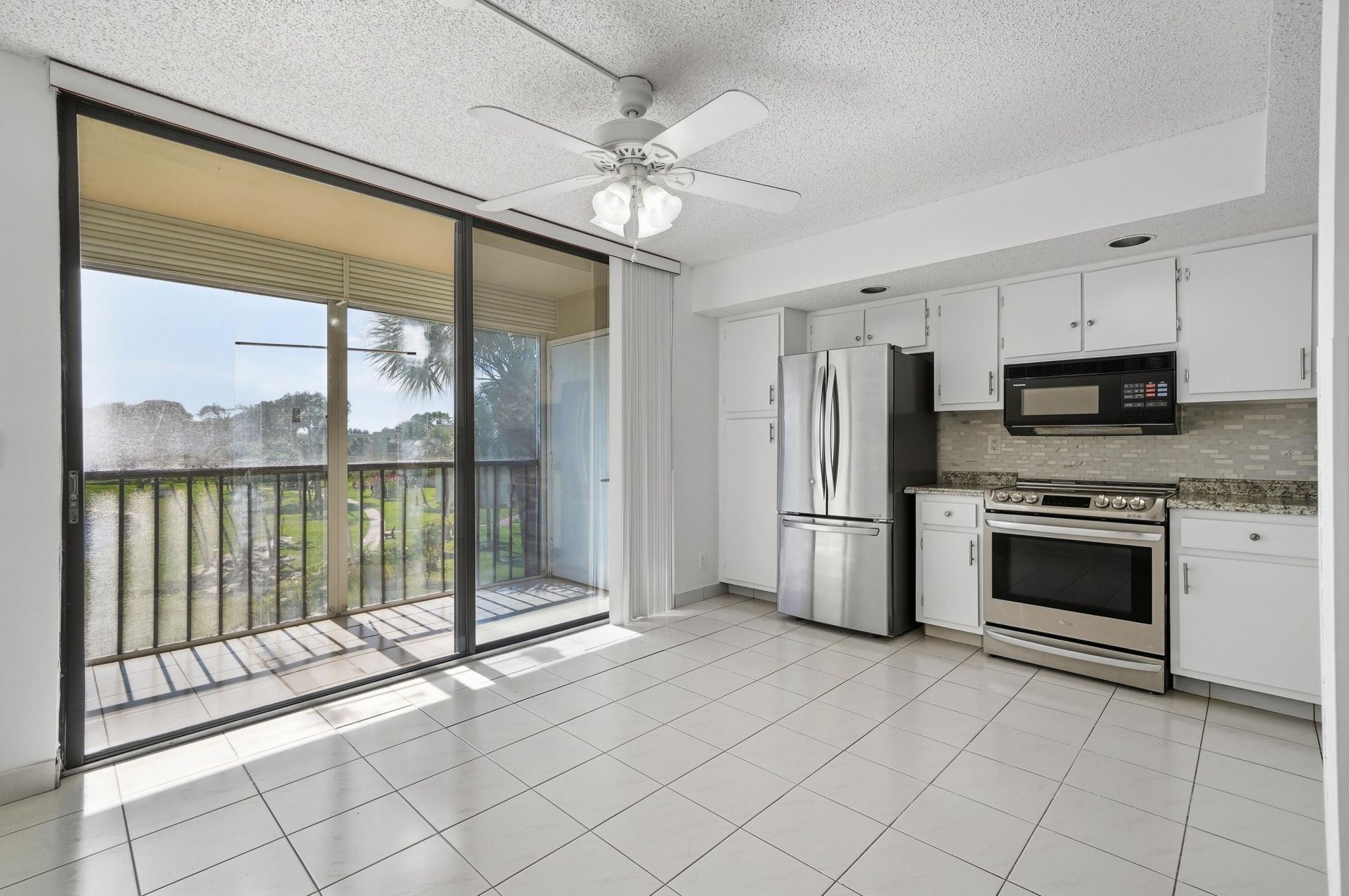 5130 Las Verdes Circle, Unit 307, Delray Beach, FL 33484 Photo