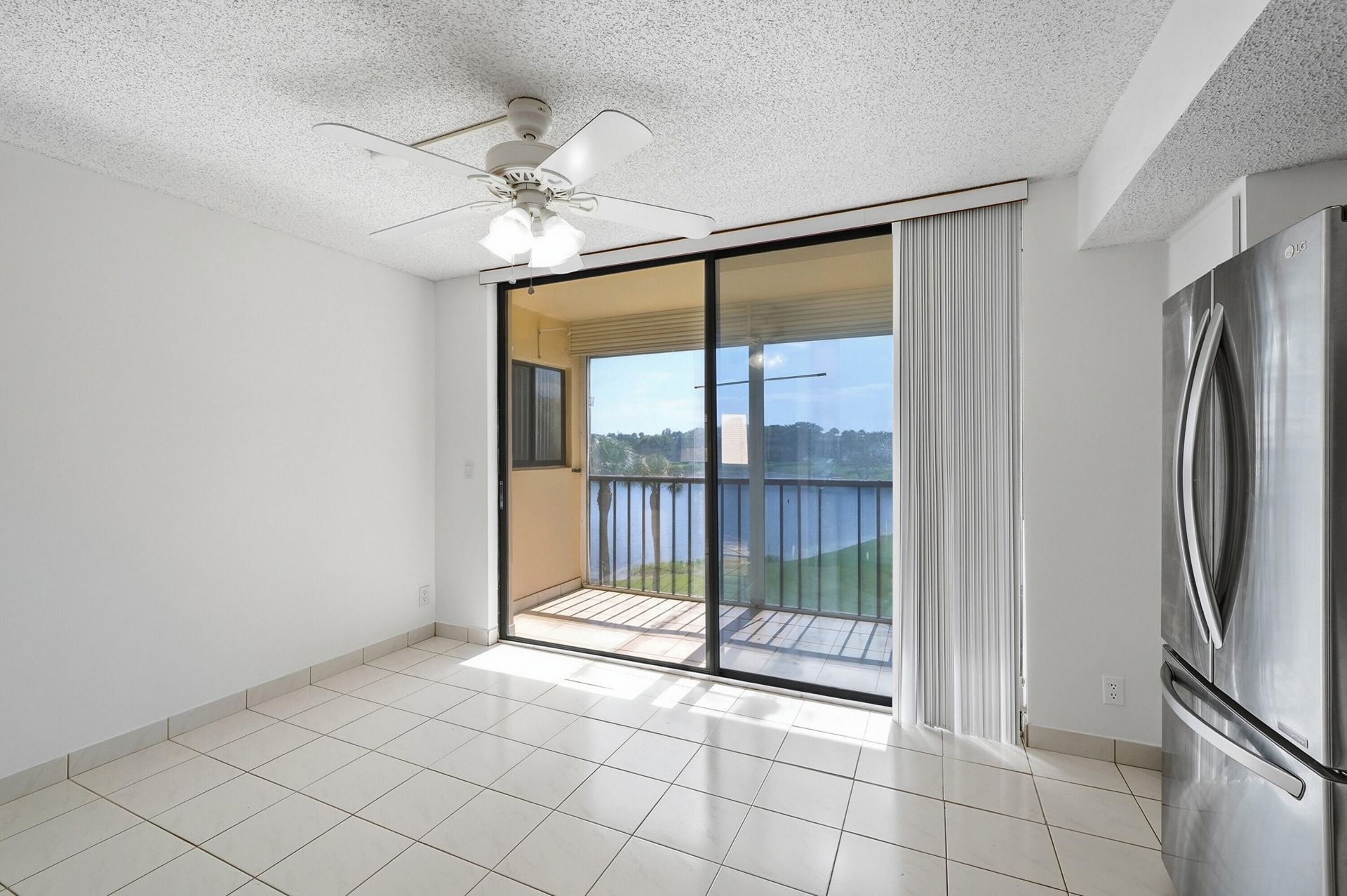 5130 Las Verdes Circle, Unit 307, Delray Beach, FL 33484 Photo
