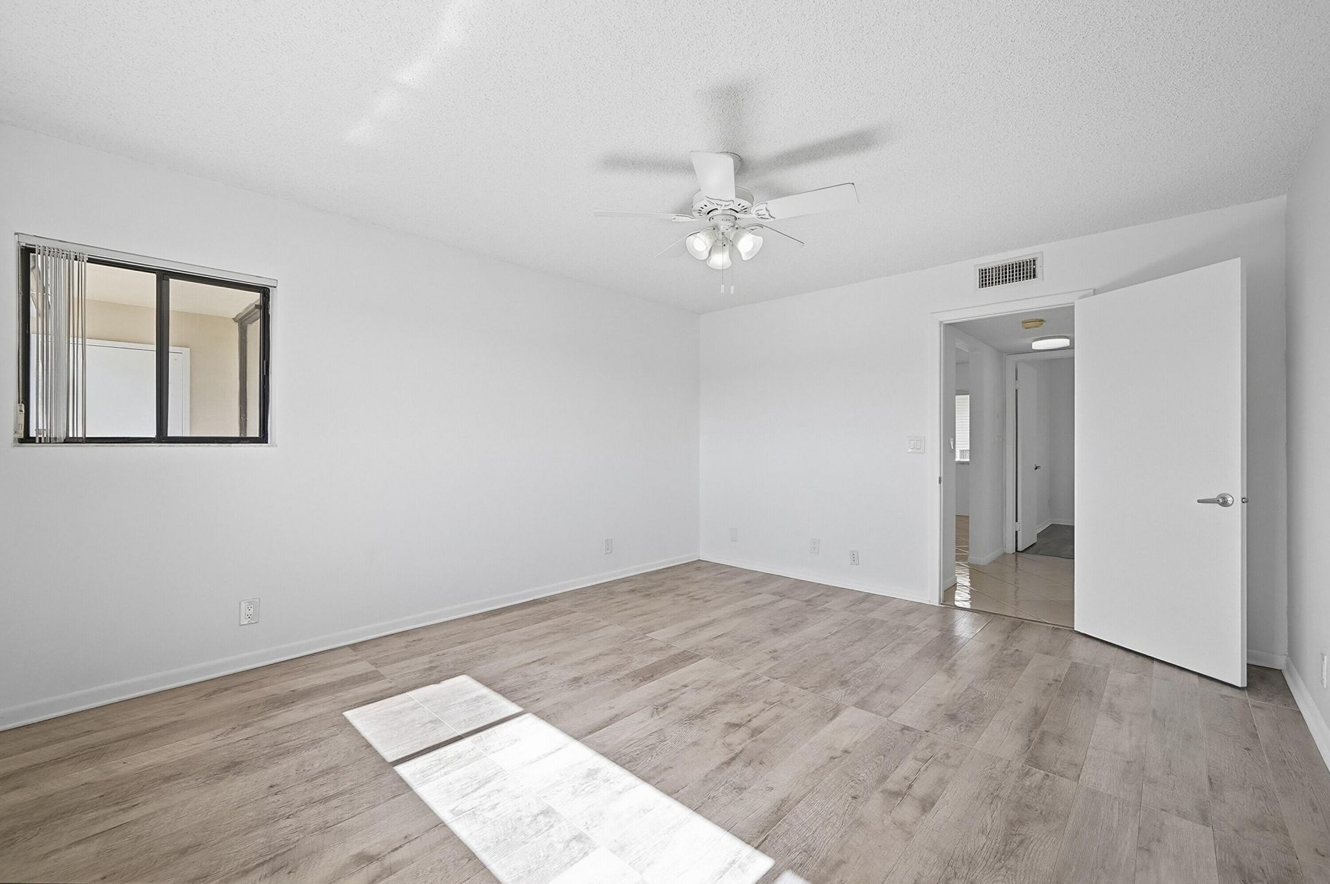 5130 Las Verdes Circle, Unit 307, Delray Beach, FL 33484 Photo