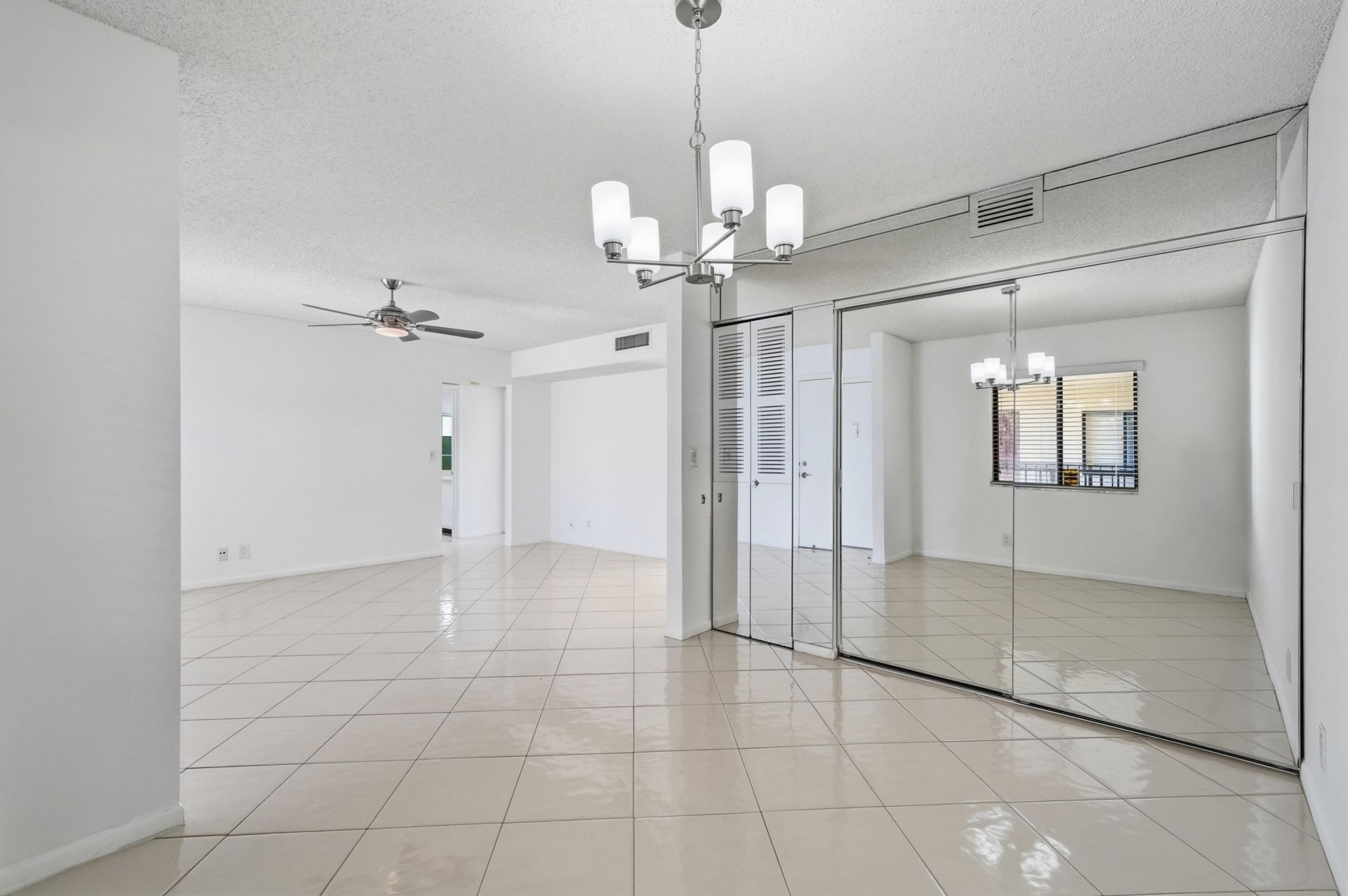 5130 Las Verdes Circle, Unit 307, Delray Beach, FL 33484 Photo