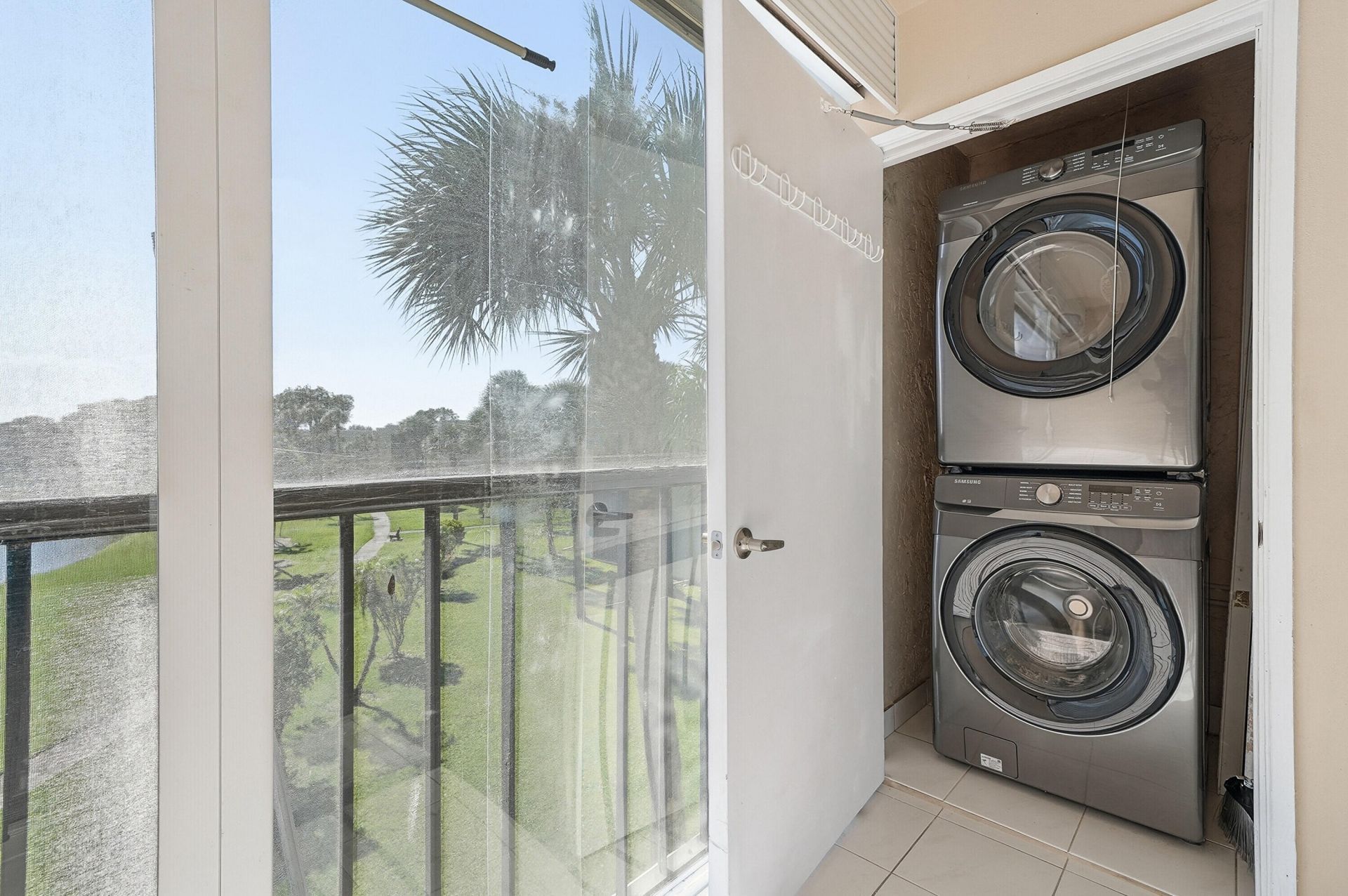 5130 Las Verdes Circle, Unit 307, Delray Beach, FL 33484 Photo