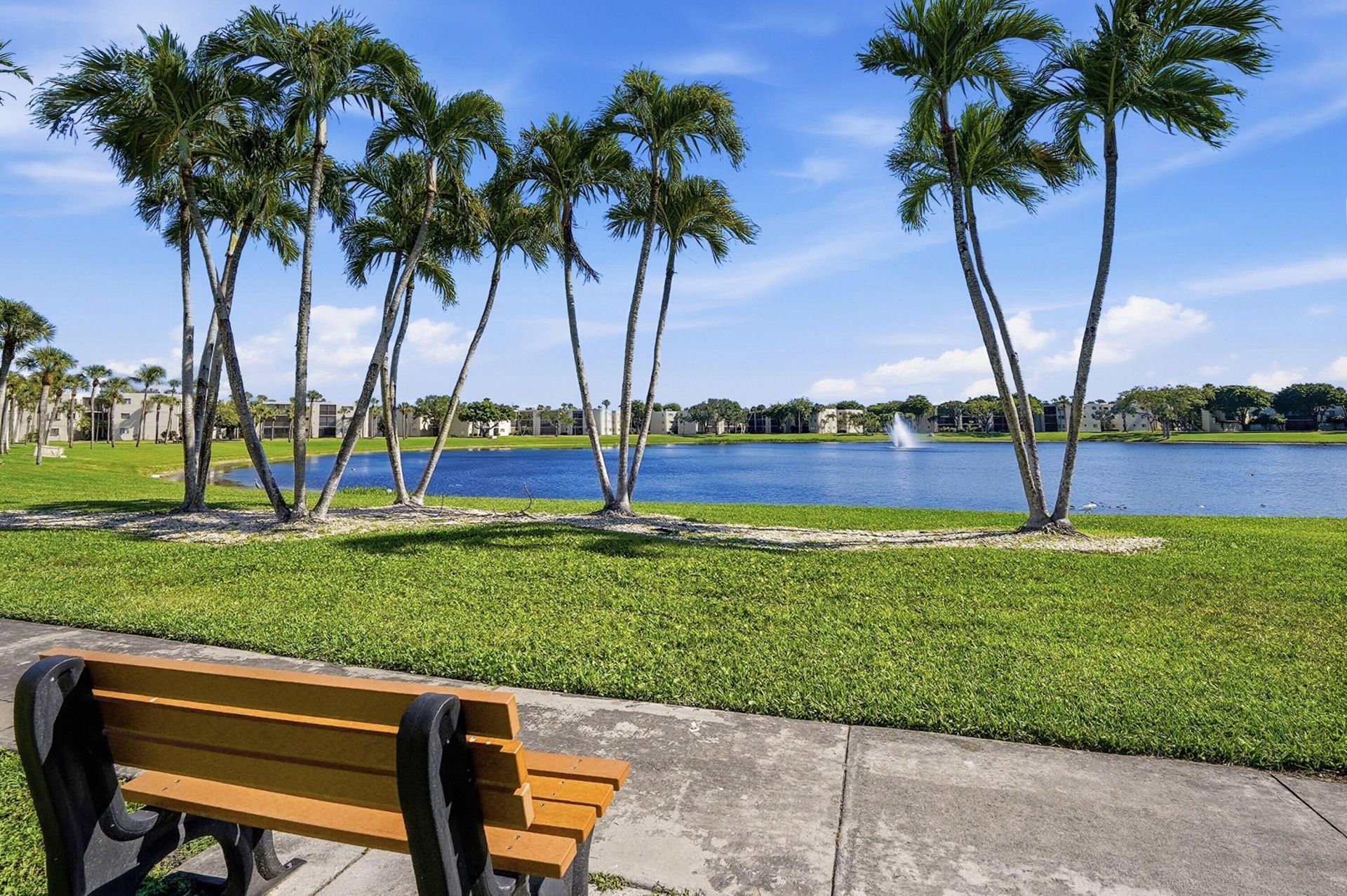 5130 Las Verdes Circle, Unit 307, Delray Beach, FL 33484 Photo