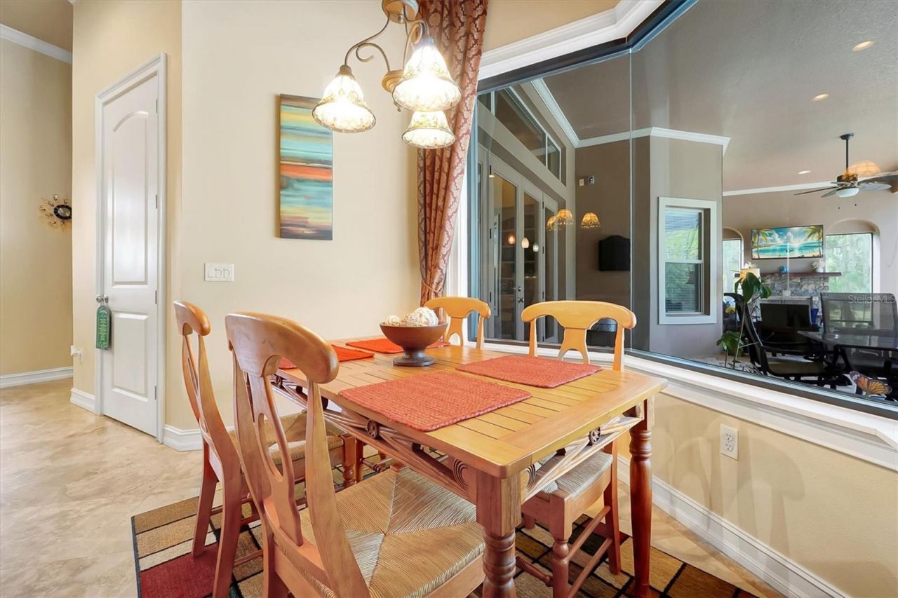 12012 Rambling Oak Boulevard, Orlando, FL 32832 Photo