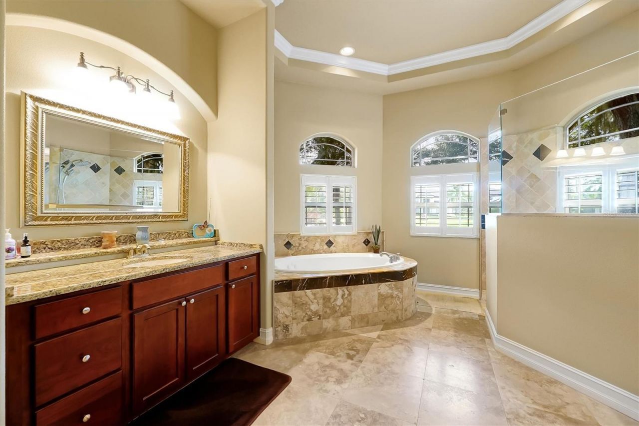 12012 Rambling Oak Boulevard, Orlando, FL 32832 Photo