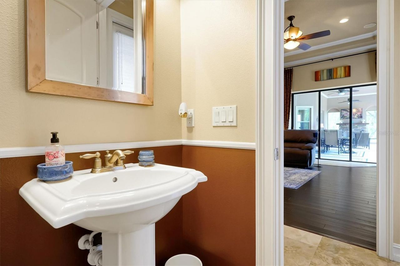 12012 Rambling Oak Boulevard, Orlando, FL 32832 Photo