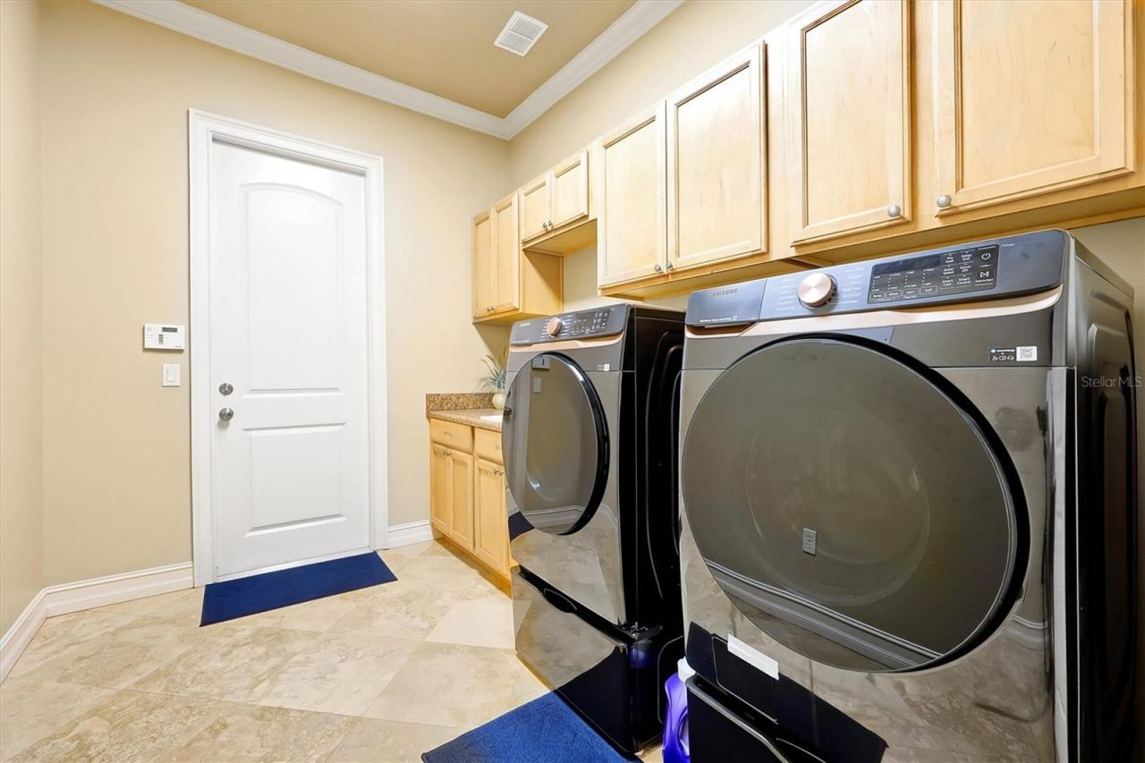 12012 Rambling Oak Boulevard, Orlando, FL 32832 Photo