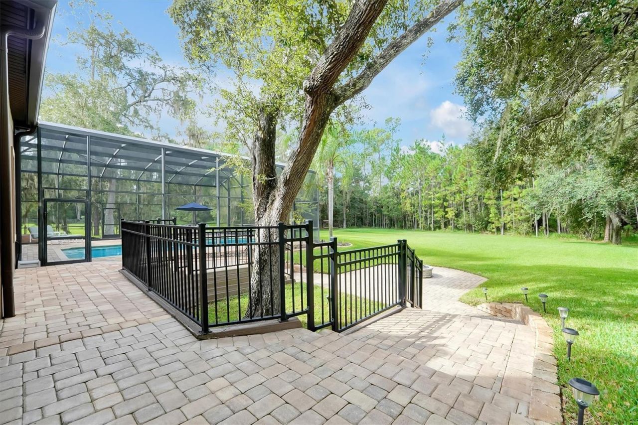 12012 Rambling Oak Boulevard, Orlando, FL 32832 Photo