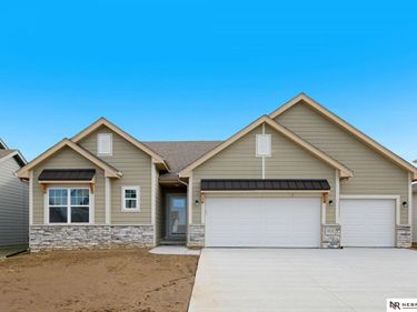 4437 S 213th Street, Elkhorn, NE 68022