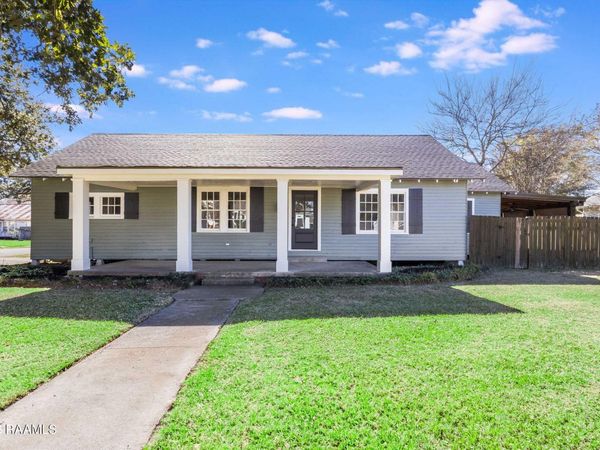 301 3rd Street , Abbeville, LA 70510