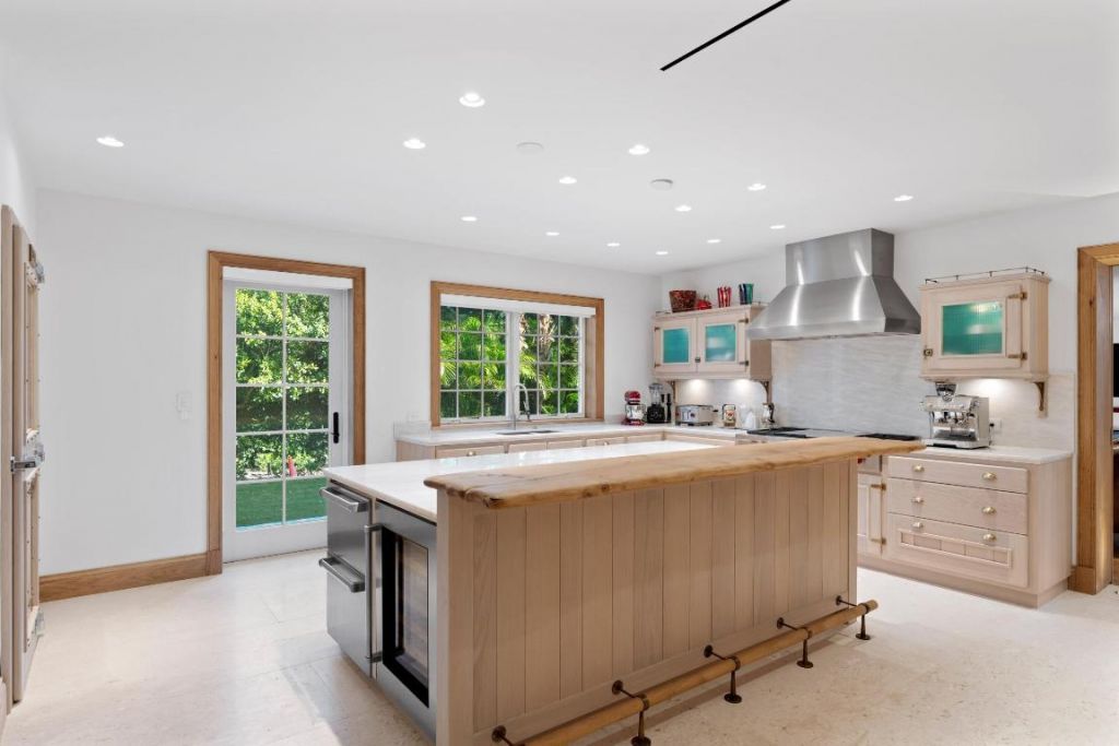 239 Emerald Lane, Palm Beach, FL 33480 Photo