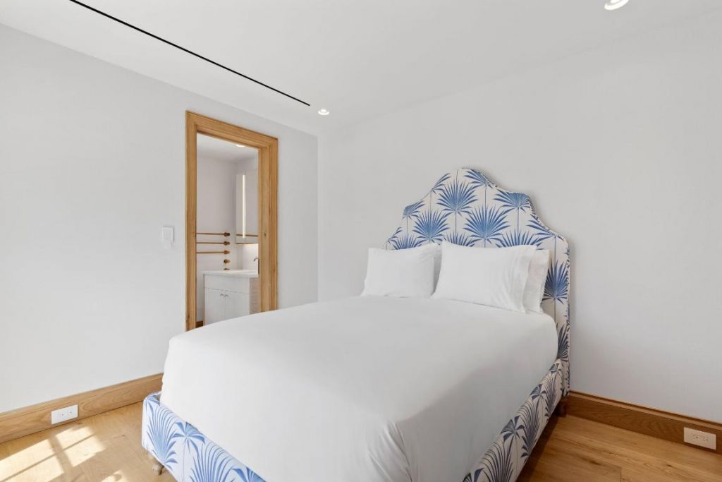 239 Emerald Lane, Palm Beach, FL 33480 Photo