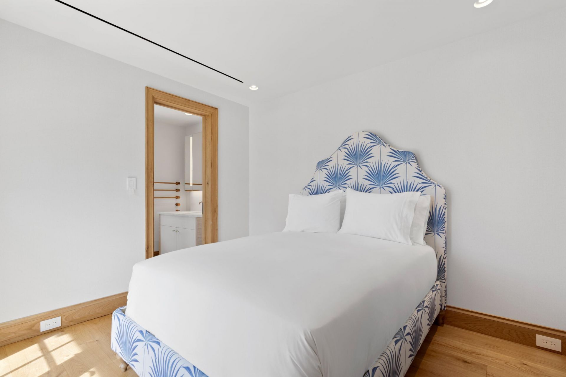 239 Emerald Lane, Palm Beach, FL 33480 Photo