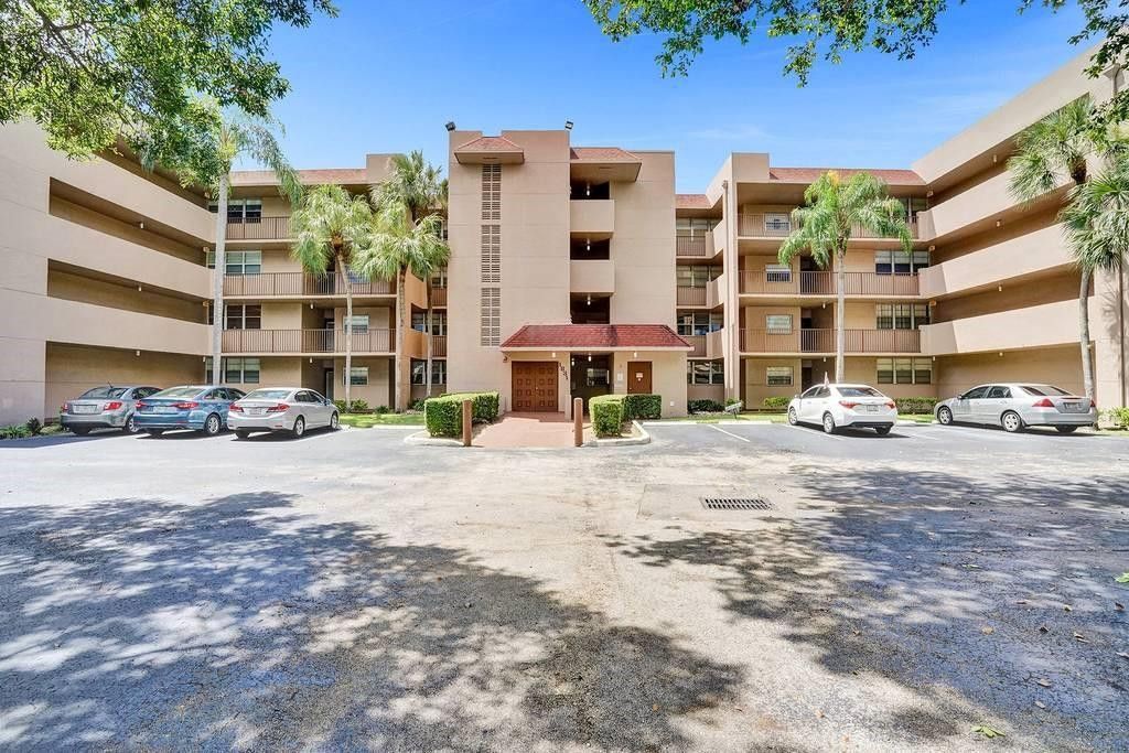 9501 Seagrape Drive, Unit 403, Davie, FL 33324 Photo
