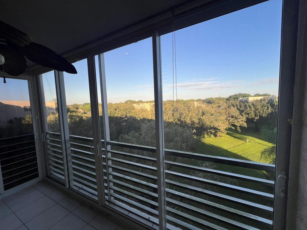 9501 Seagrape Drive, Unit 403, Davie, FL 33324 Photo