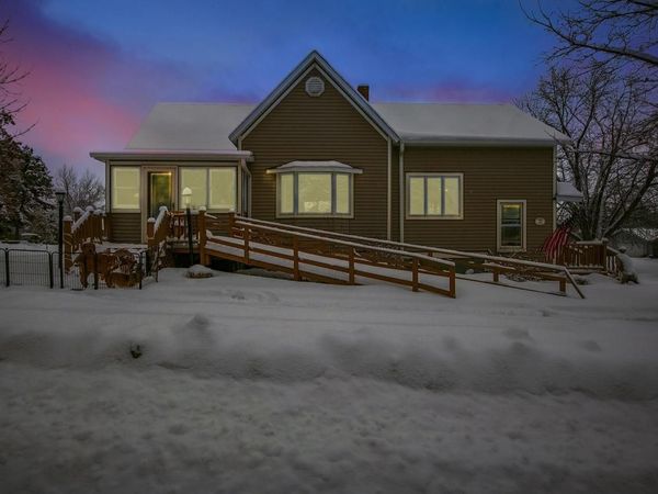 220 W 5th Ave, Washburn, WI 54891