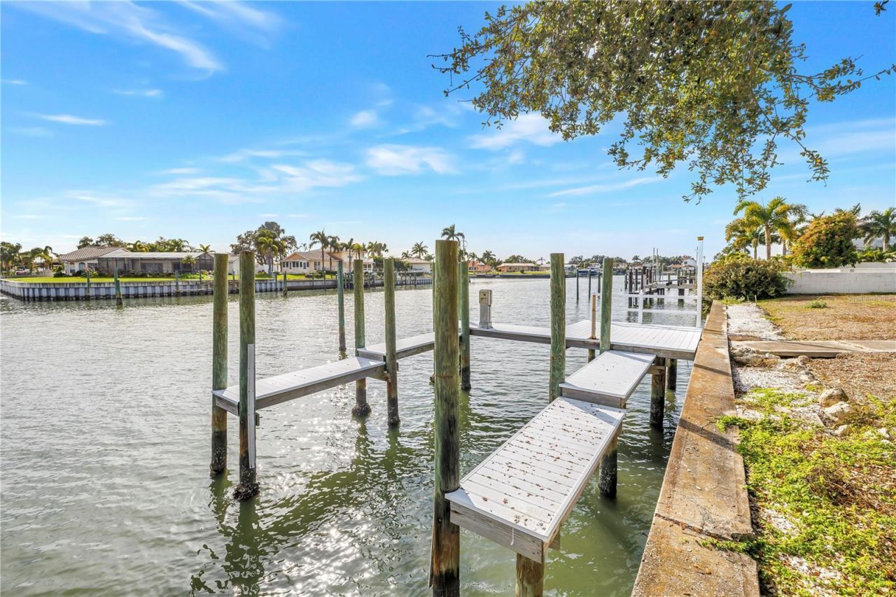 4114 42nd Avenue S, Saint Petersburg, FL 33711 Photo