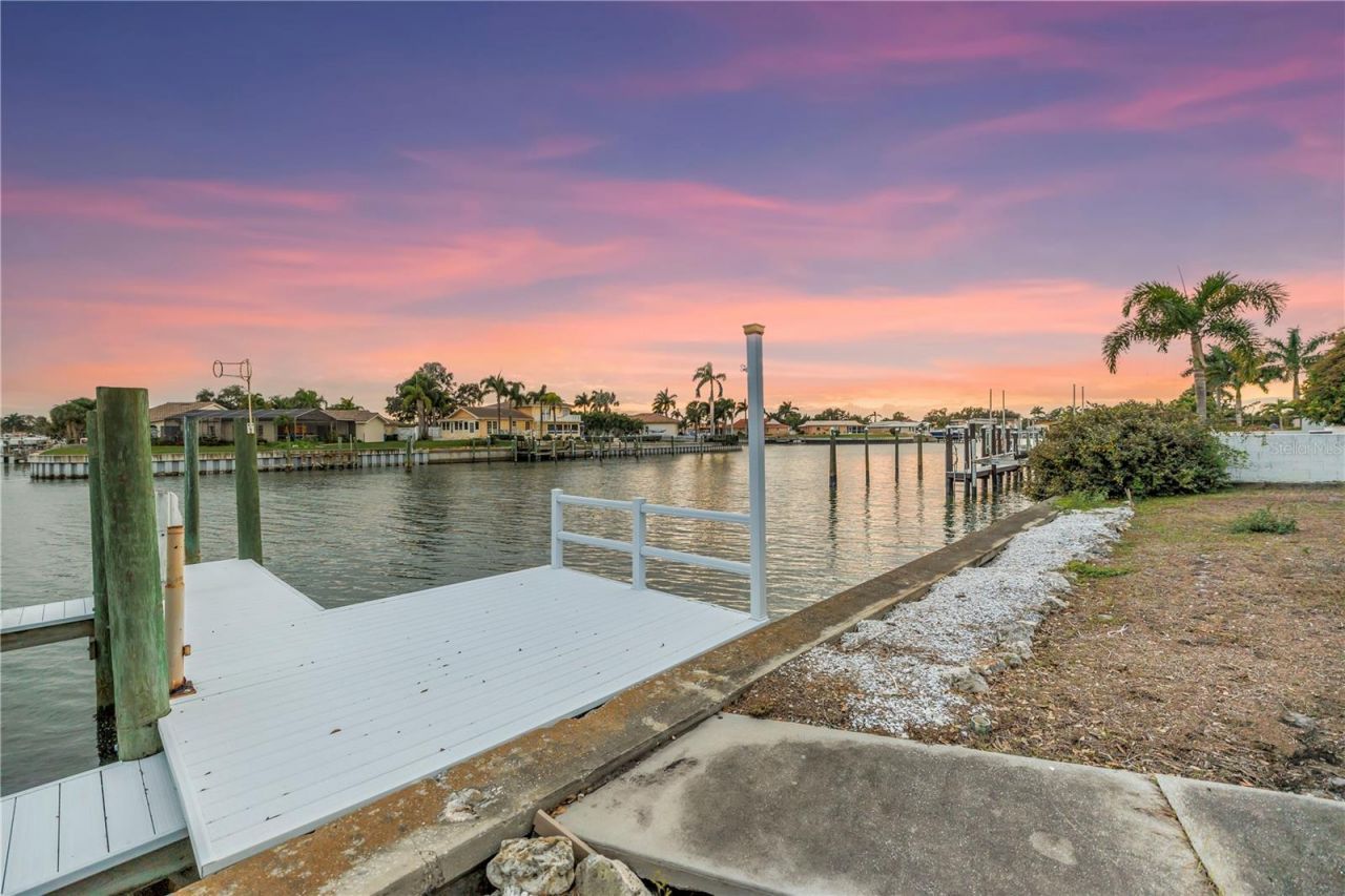 4114 42nd Avenue S, Saint Petersburg, FL 33711 Photo