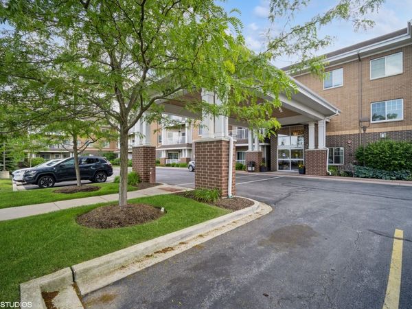 2220 Founders Drive, Unit 107, Northbrook, IL 60062