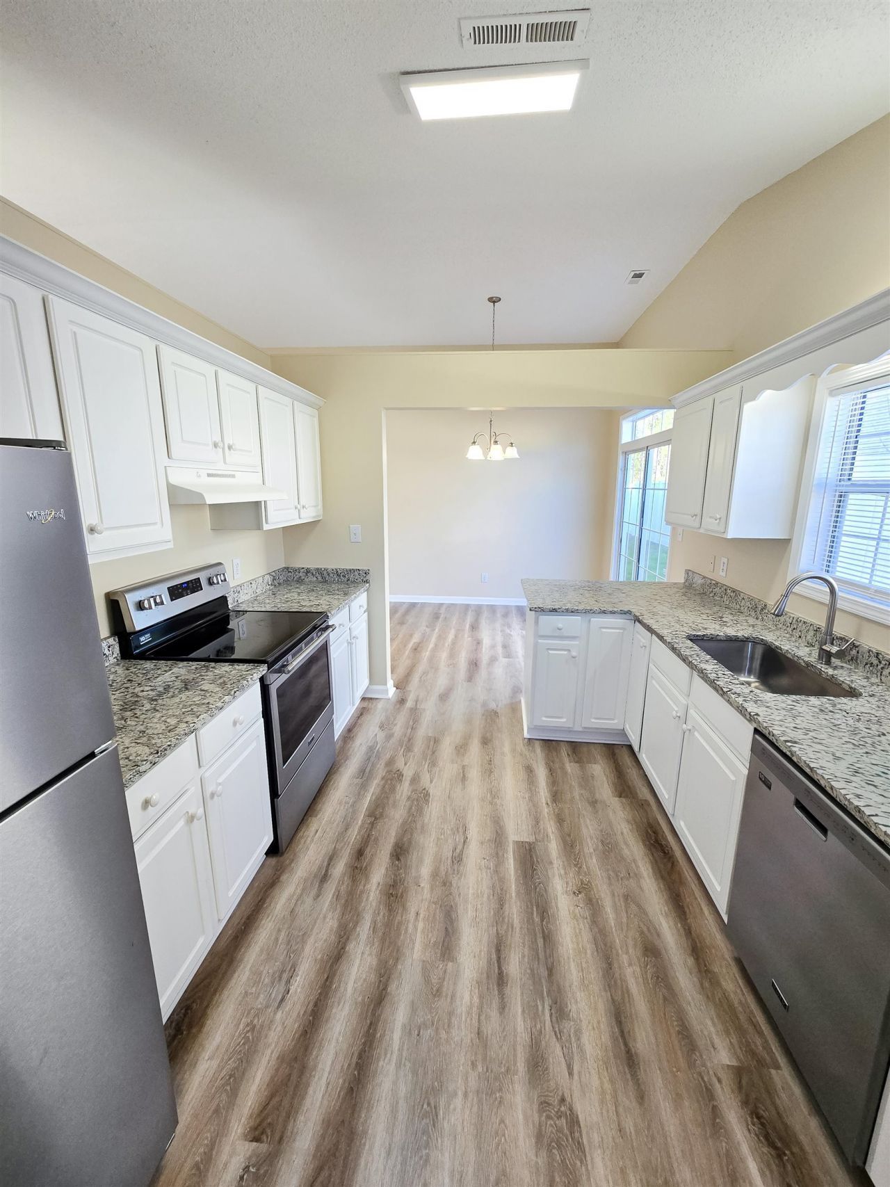 1798/1800 Barberry Dr. Photo 4