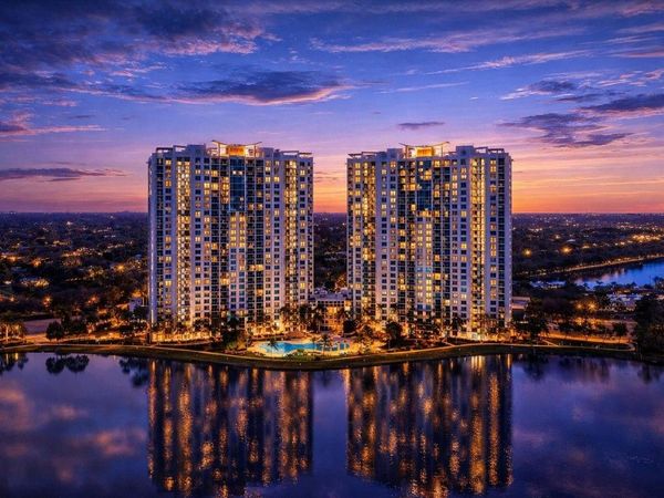 2681 N Flamingo Rd, Unit 2104S, Fort Lauderdale, FL 33323