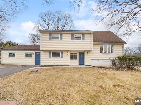 601 Oakwood Drive, NORTHVALE, NJ 07647