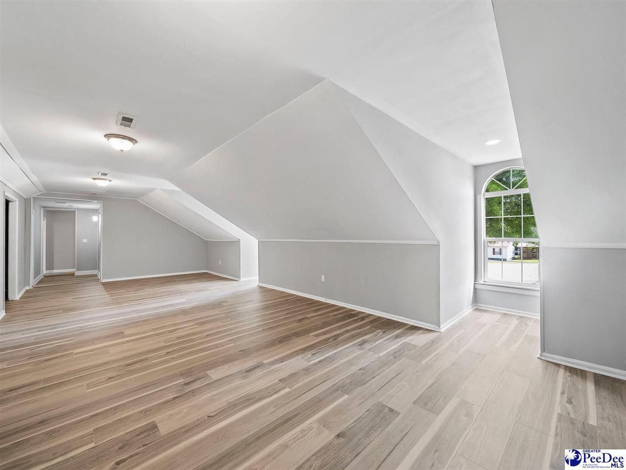 308 E Miller Photo 39