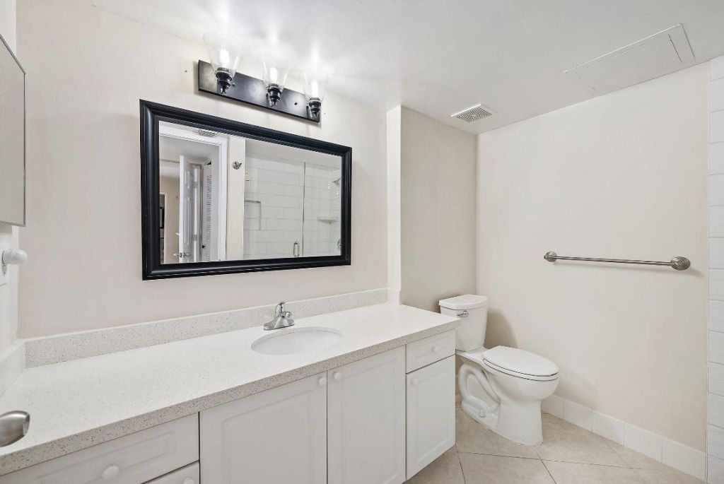 260 Village Boulevard, Unit 5204, Tequesta, FL 33469 Photo