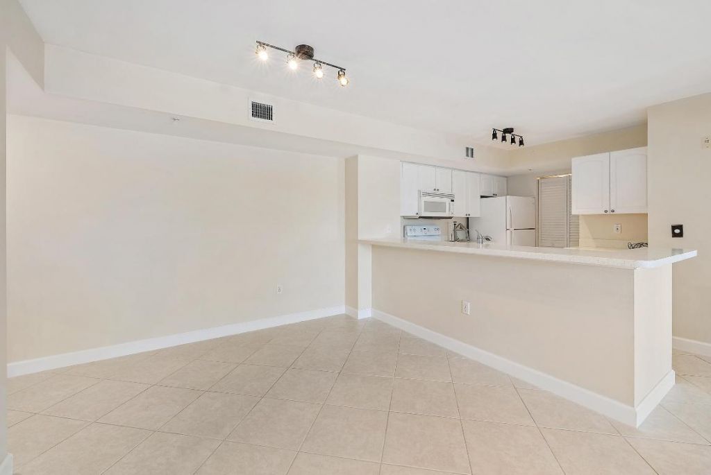 260 Village Boulevard, Unit 5204, Tequesta, FL 33469 Photo