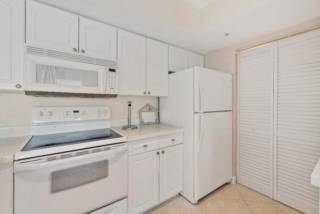 260 Village Boulevard, Unit 5204, Tequesta, FL 33469 Photo