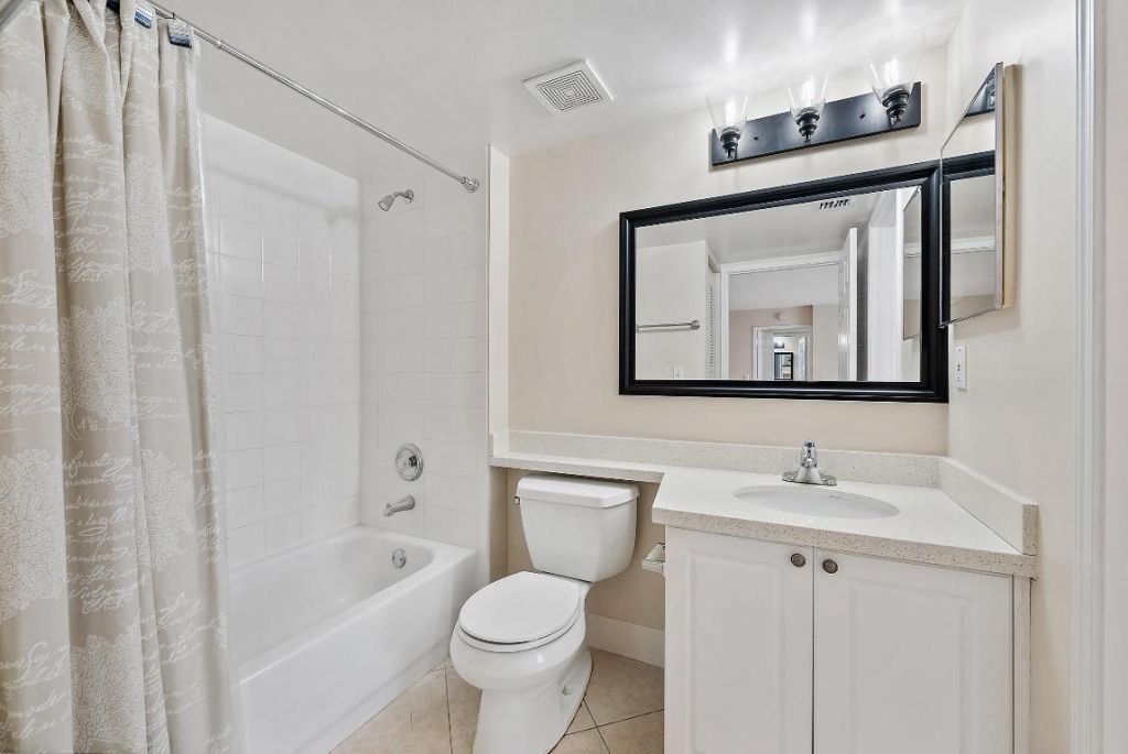 260 Village Boulevard, Unit 5204, Tequesta, FL 33469 Photo