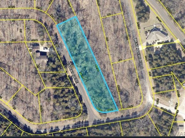 2213 Jesters Drive, Lake Sherwood, MO 63357