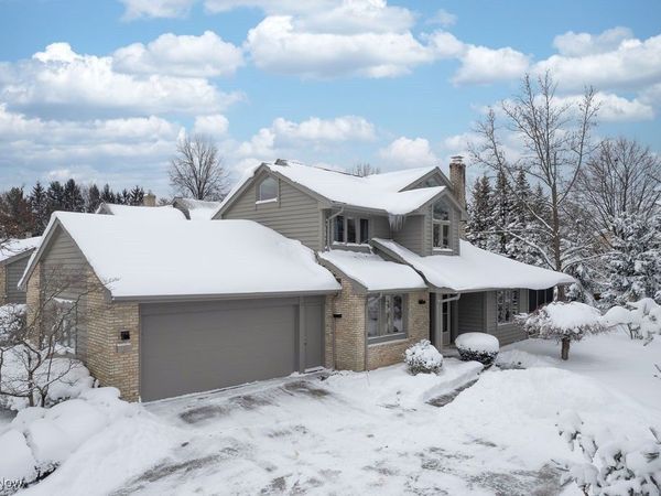 16 Deerfield Lane, Beachwood, OH 44122